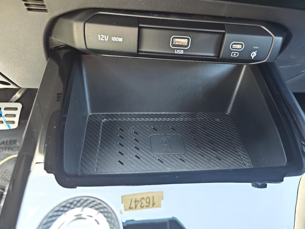 new 2025 Kia Niro car, priced at $42,609