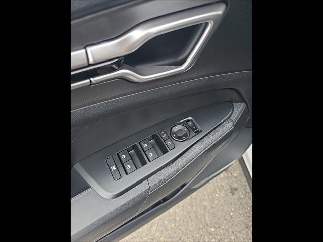new 2026 Kia Sportage Hybrid car, priced at $32,459
