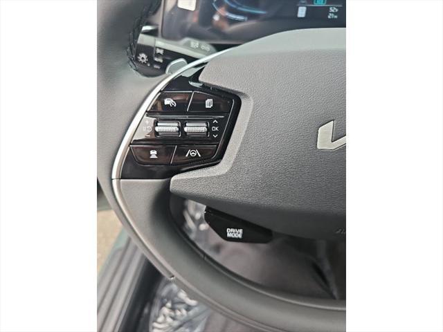 new 2025 Kia Niro car, priced at $31,554