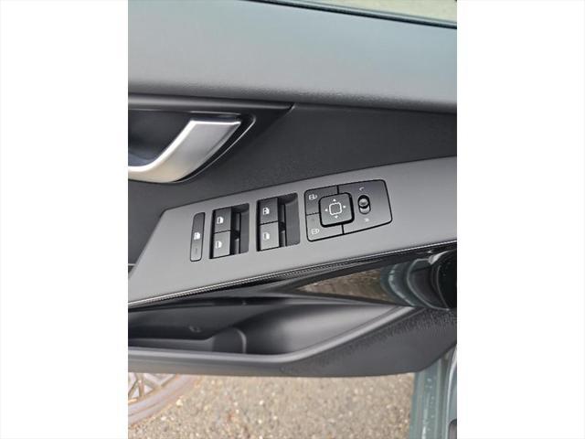new 2025 Kia Niro car, priced at $31,554