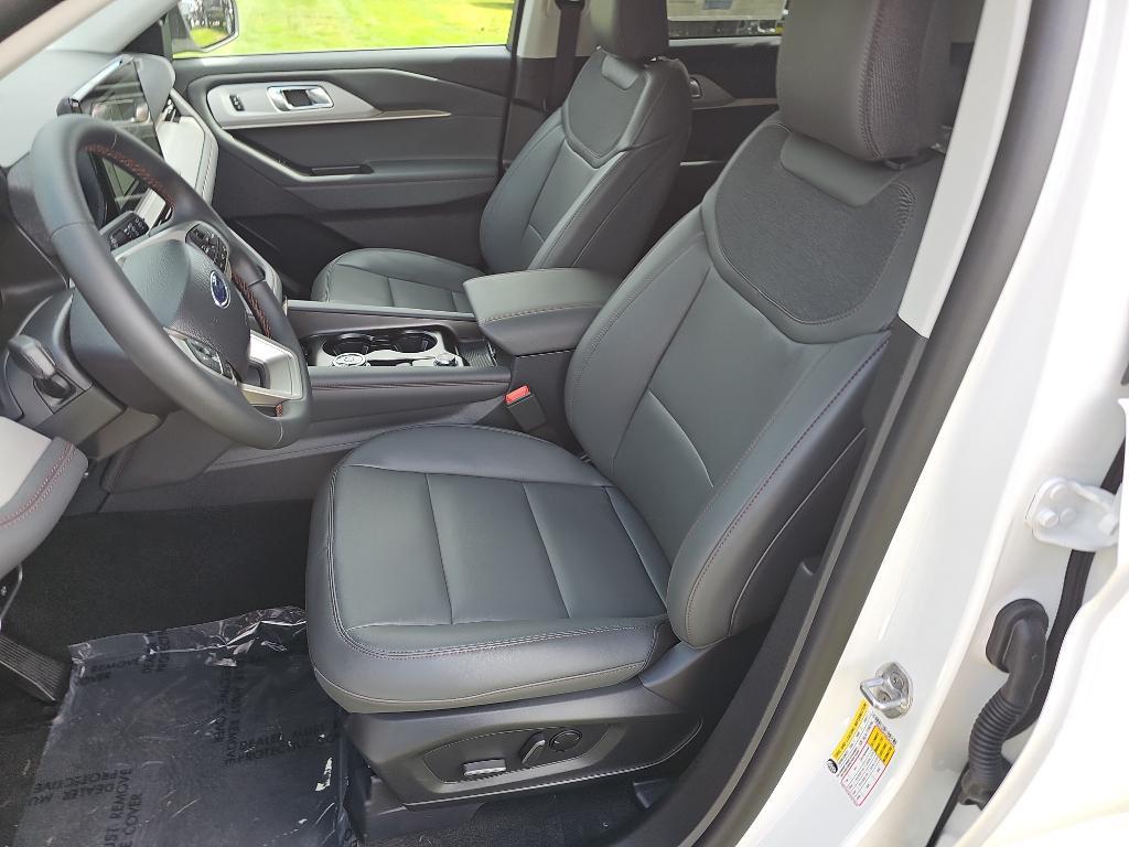 new 2025 Ford Explorer car, priced at $50,009