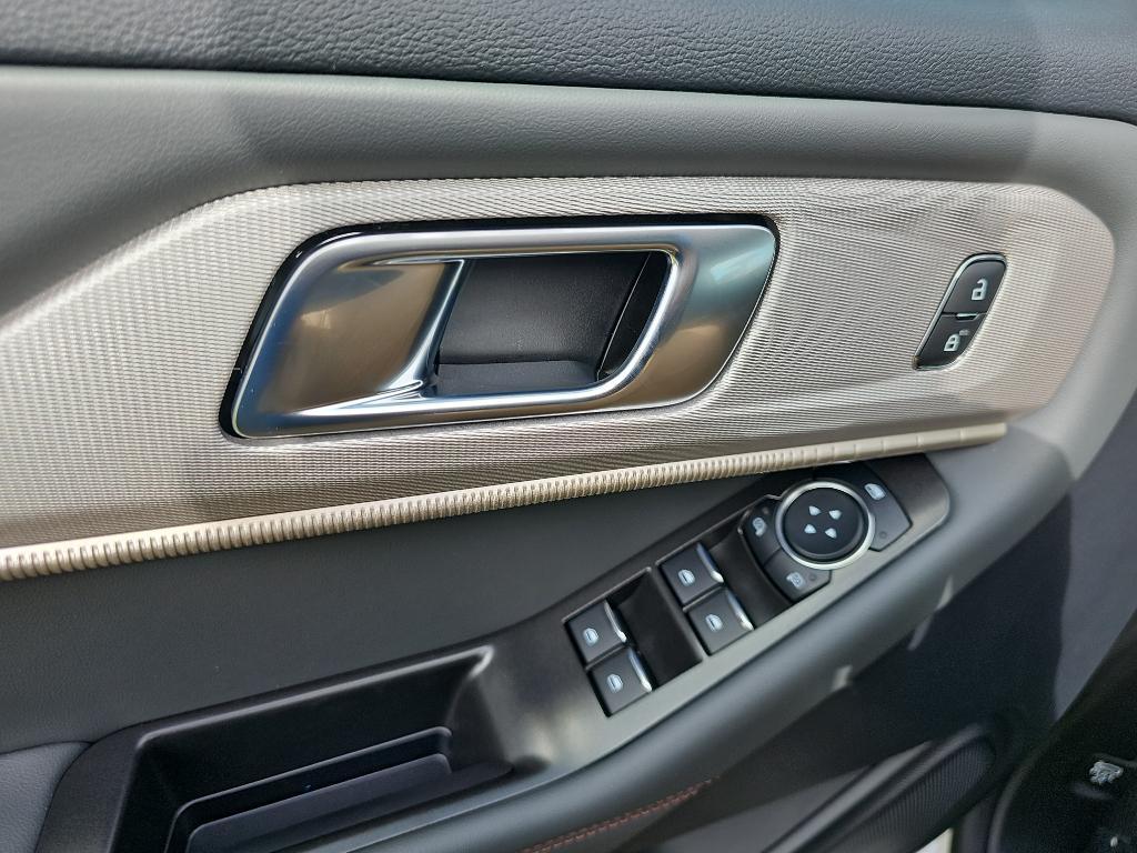 new 2025 Ford Explorer car, priced at $50,009