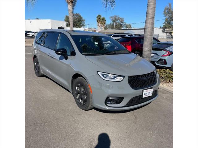 used 2023 Chrysler Pacifica Hybrid car, priced at $39,995