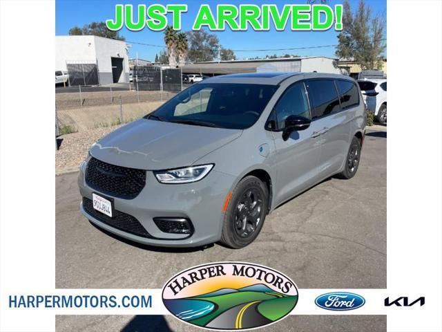 used 2023 Chrysler Pacifica Hybrid car, priced at $39,995