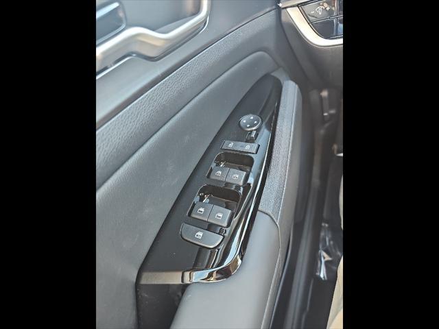 new 2025 Kia Sportage Hybrid car, priced at $35,709