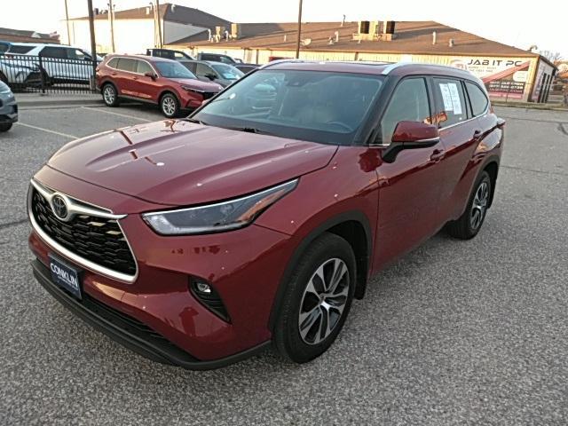 used 2021 Toyota Highlander car, priced at $31,998