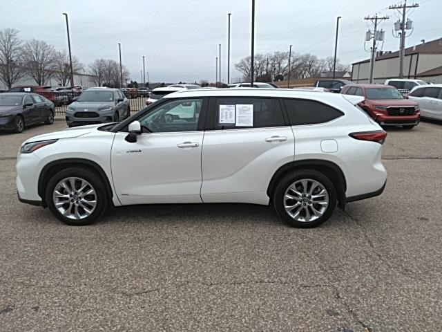 used 2021 Toyota Highlander Hybrid car, priced at $32,998