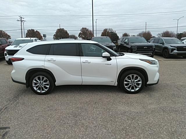 used 2021 Toyota Highlander Hybrid car, priced at $32,998