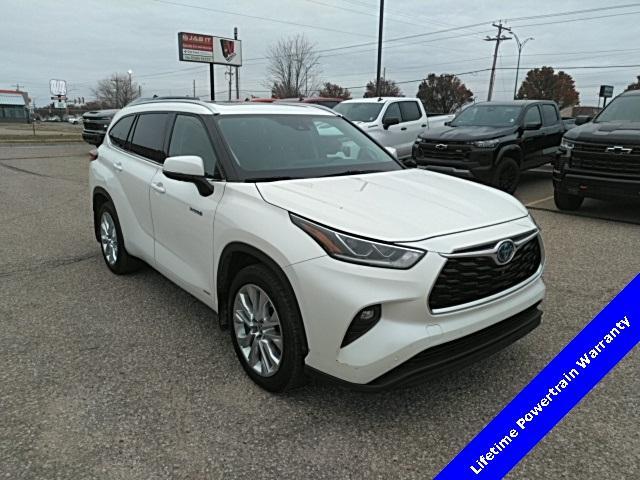 used 2021 Toyota Highlander Hybrid car, priced at $32,998