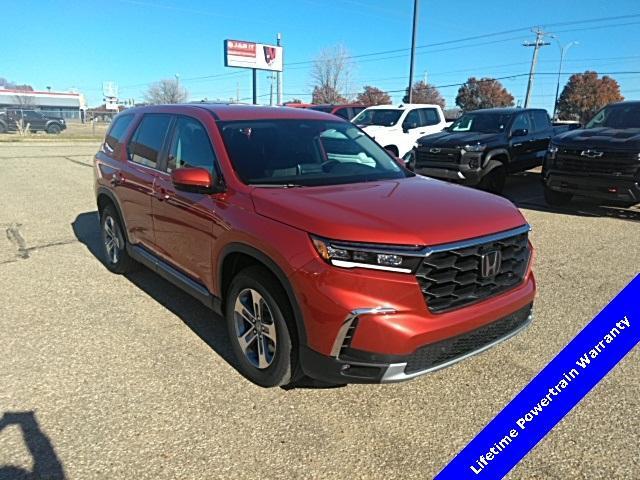 new 2025 Honda Pilot car, priced at $45,450