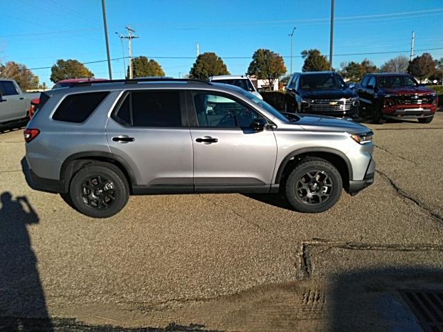 new 2025 Honda Pilot car, priced at $47,950