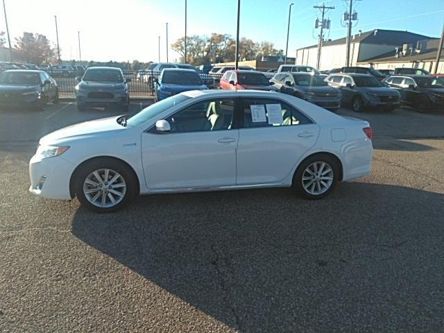 used 2014 Toyota Camry Hybrid car, priced at $12,998