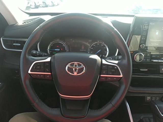 used 2022 Toyota Highlander Hybrid car, priced at $39,998