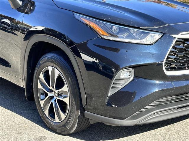 used 2021 Toyota Highlander car, priced at $23,685