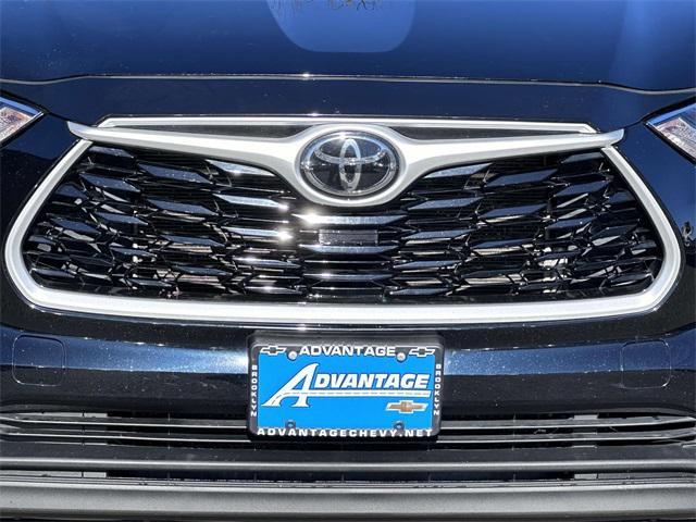 used 2021 Toyota Highlander car, priced at $23,685