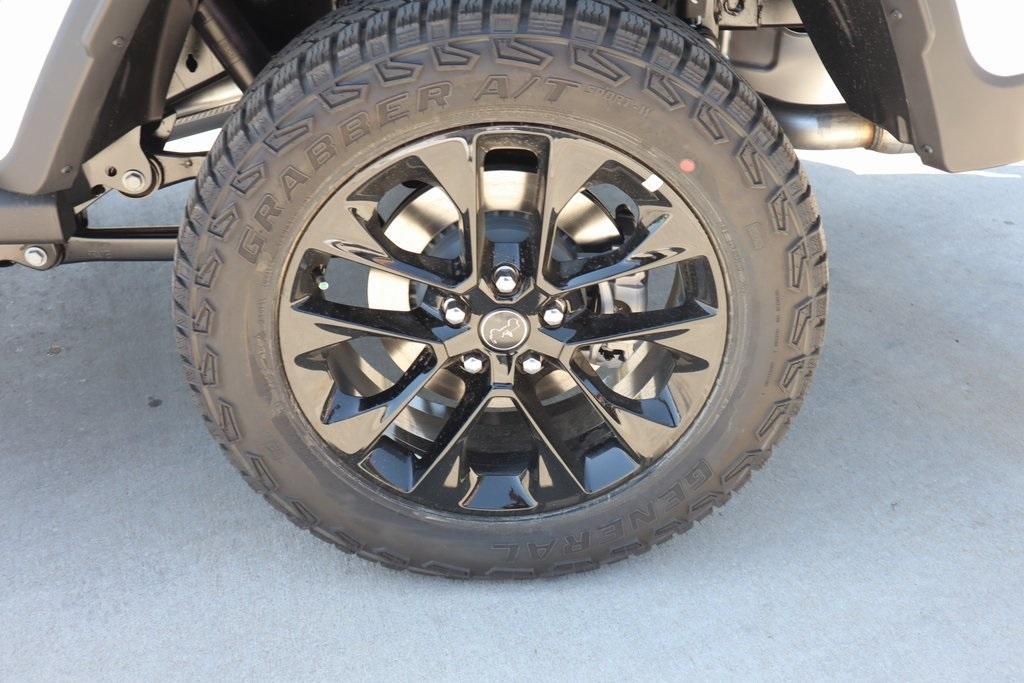 new 2025 Jeep Gladiator car, priced at $36,324