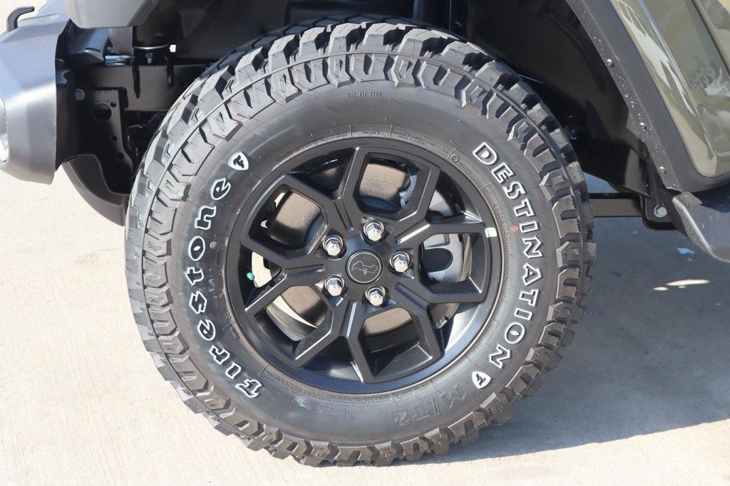 new 2025 Jeep Gladiator car, priced at $38,767