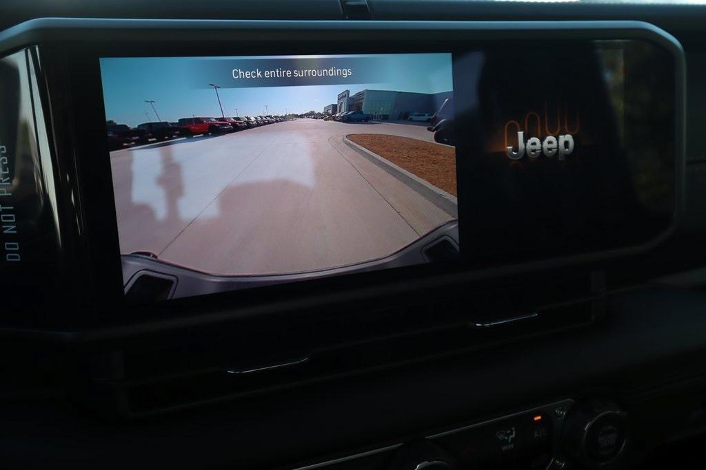 new 2025 Jeep Gladiator car, priced at $38,767