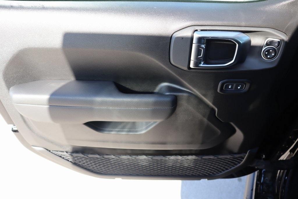 new 2025 Jeep Gladiator car, priced at $37,219