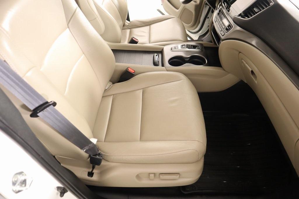 used 2021 Honda Pilot car, priced at $29,407