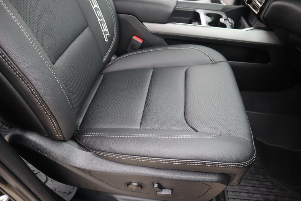 new 2025 Ram 1500 car, priced at $60,271