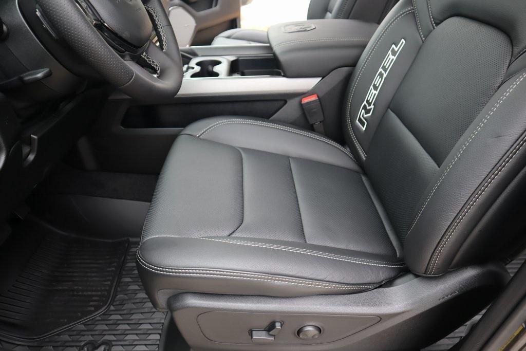 new 2025 Ram 1500 car, priced at $60,271