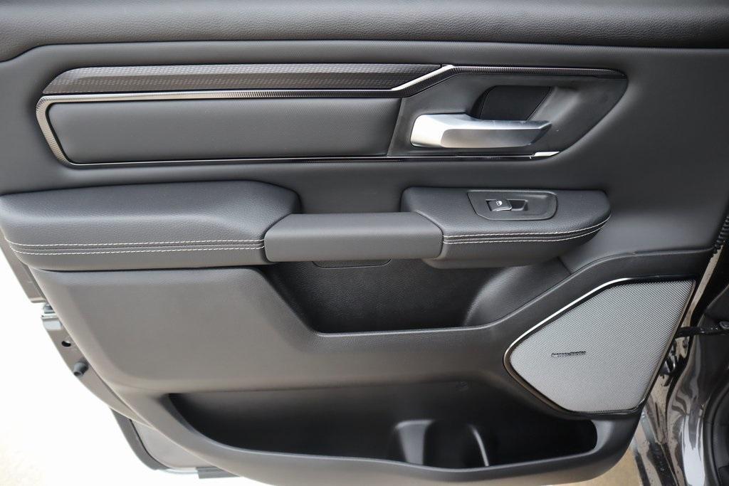 new 2025 Ram 1500 car, priced at $60,271