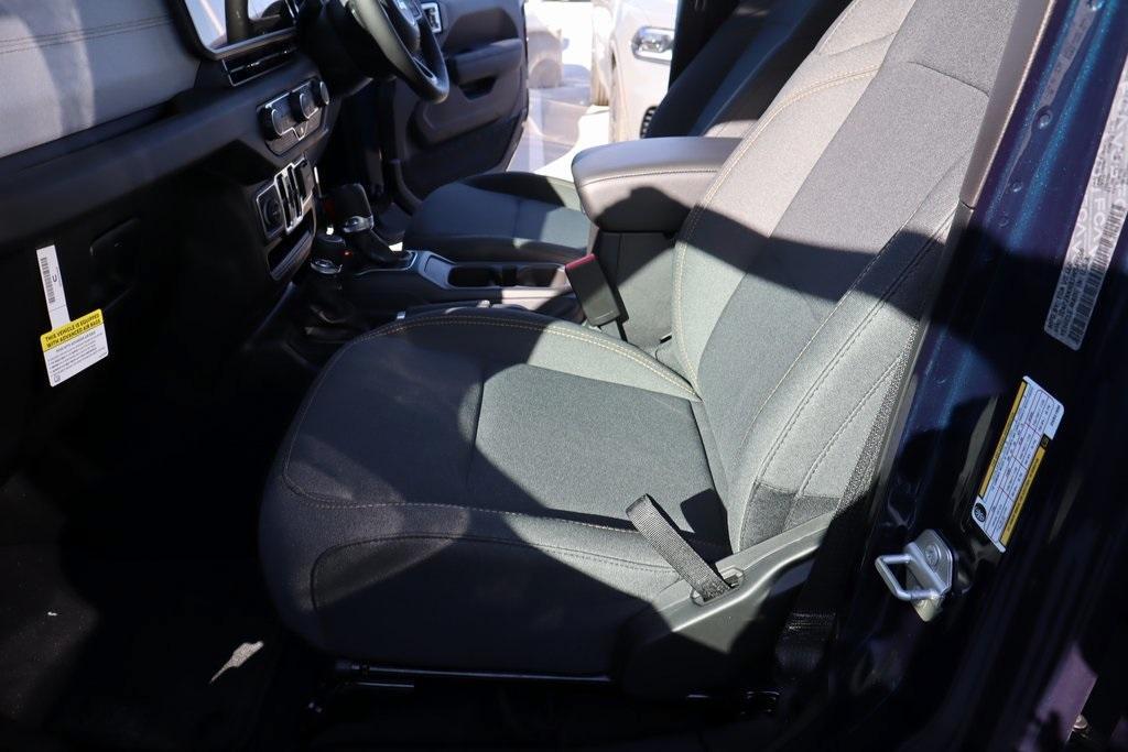 new 2025 Jeep Wrangler car, priced at $48,133