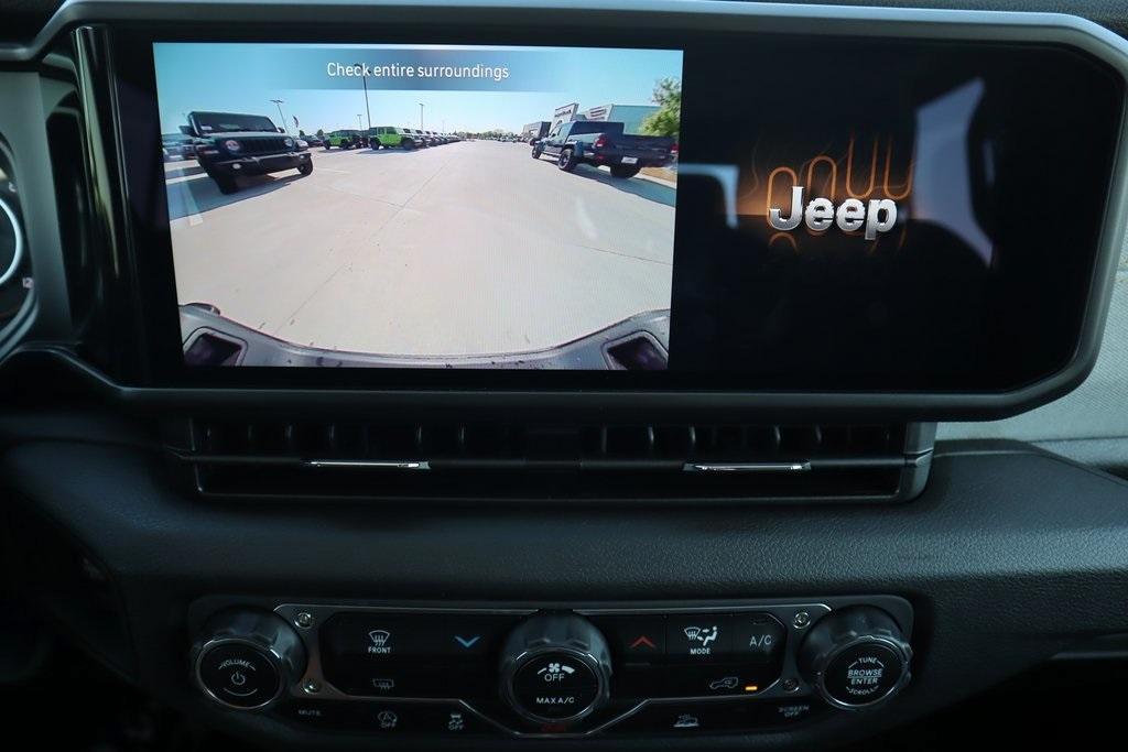 new 2025 Jeep Gladiator car, priced at $37,657