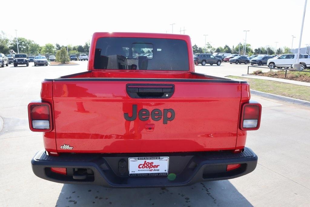 new 2025 Jeep Gladiator car, priced at $37,657