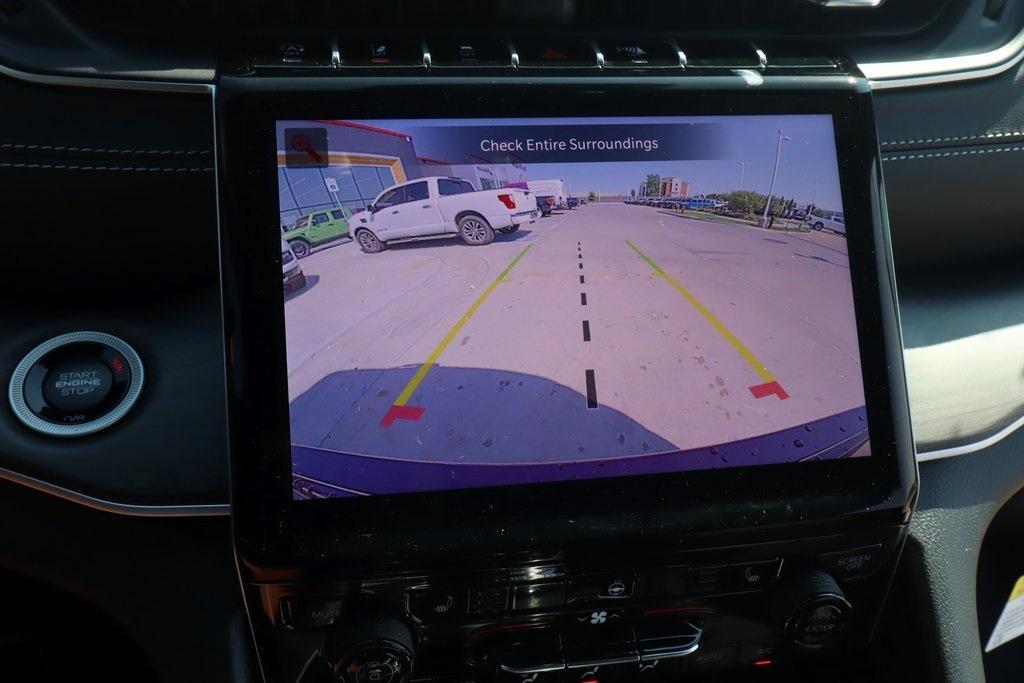 new 2025 Jeep Grand Cherokee car, priced at $40,970