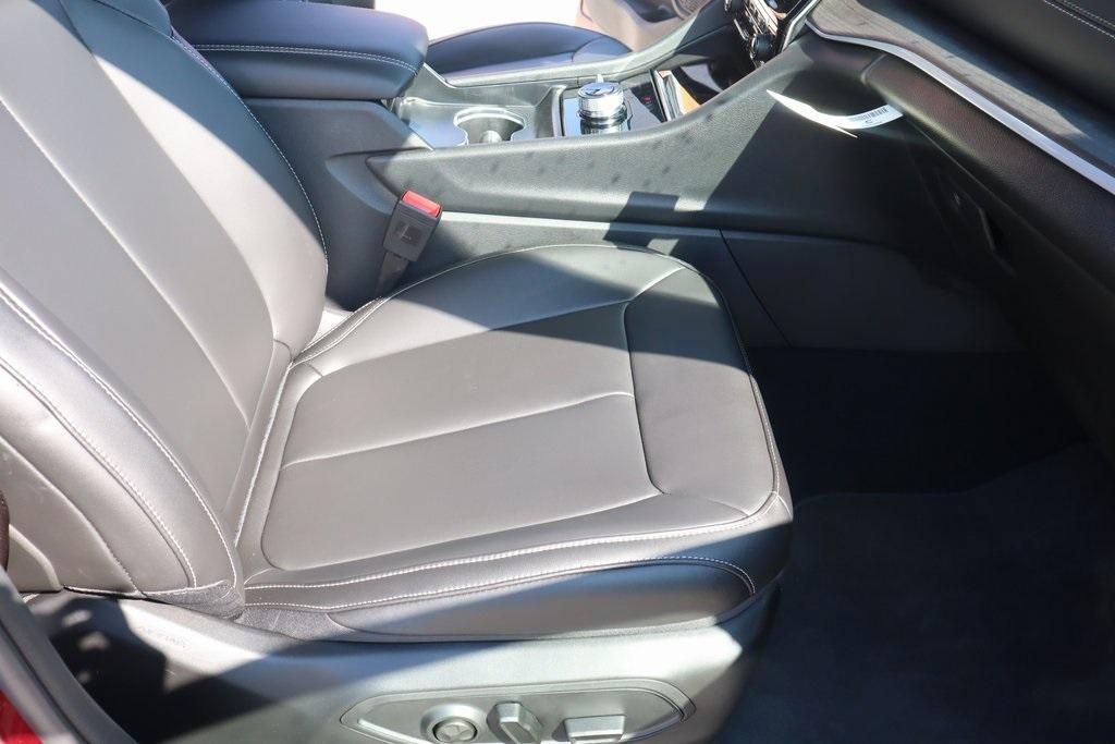 new 2025 Jeep Grand Cherokee car, priced at $40,970