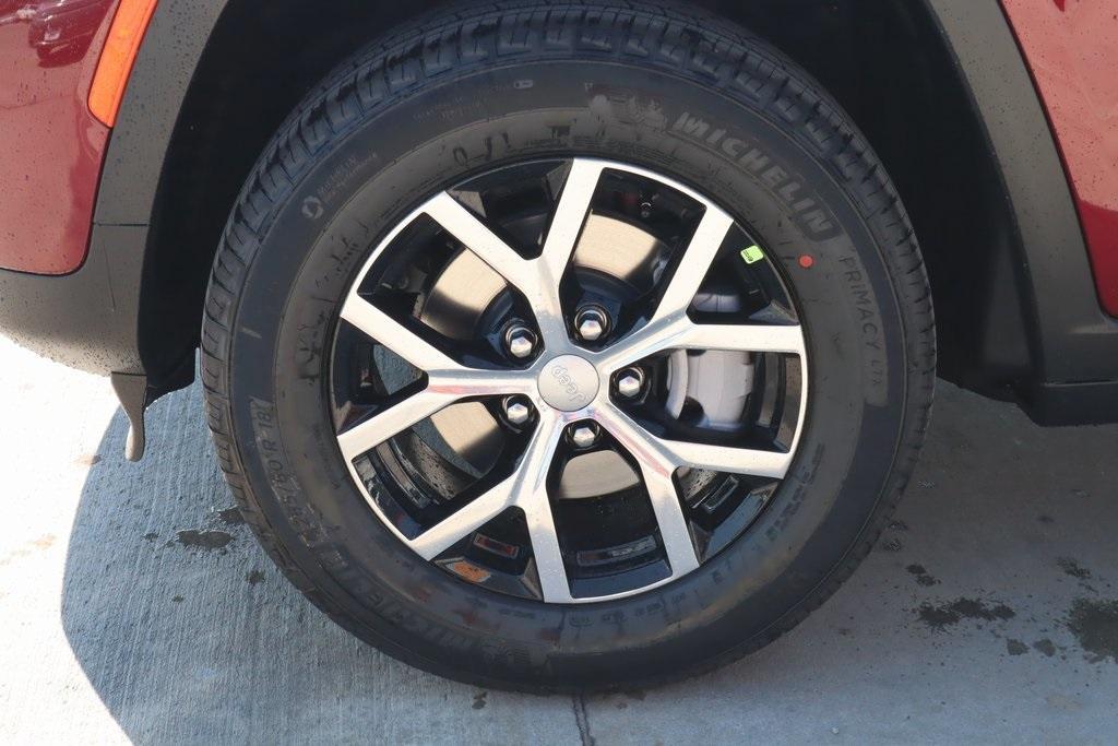new 2025 Jeep Grand Cherokee car, priced at $40,970