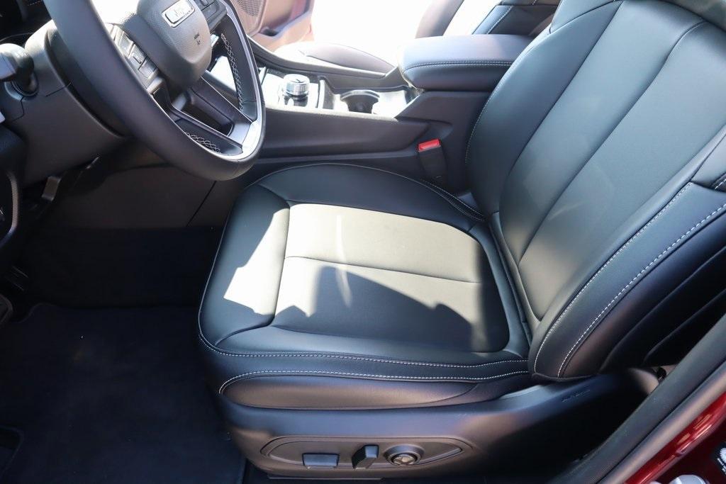 new 2025 Jeep Grand Cherokee car, priced at $40,970