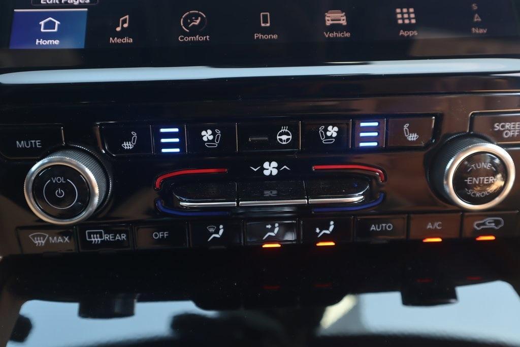 new 2025 Jeep Grand Cherokee L car, priced at $66,001