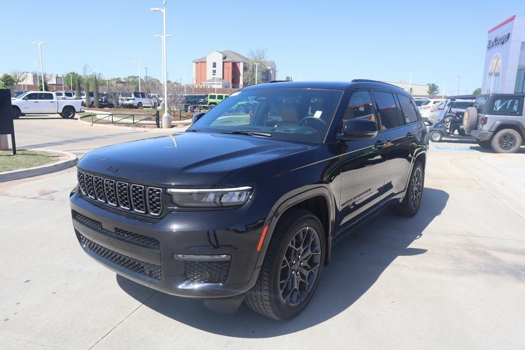 new 2025 Jeep Grand Cherokee L car, priced at $66,001