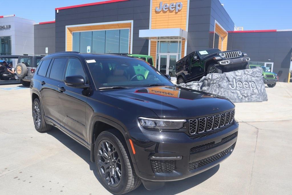 new 2025 Jeep Grand Cherokee L car, priced at $70,505