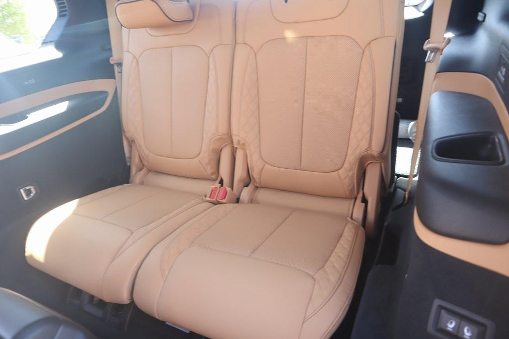 new 2025 Jeep Grand Cherokee L car, priced at $66,001