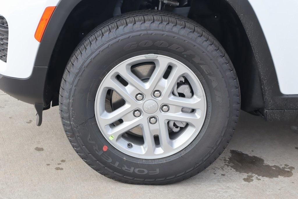new 2025 Jeep Grand Cherokee car, priced at $32,227