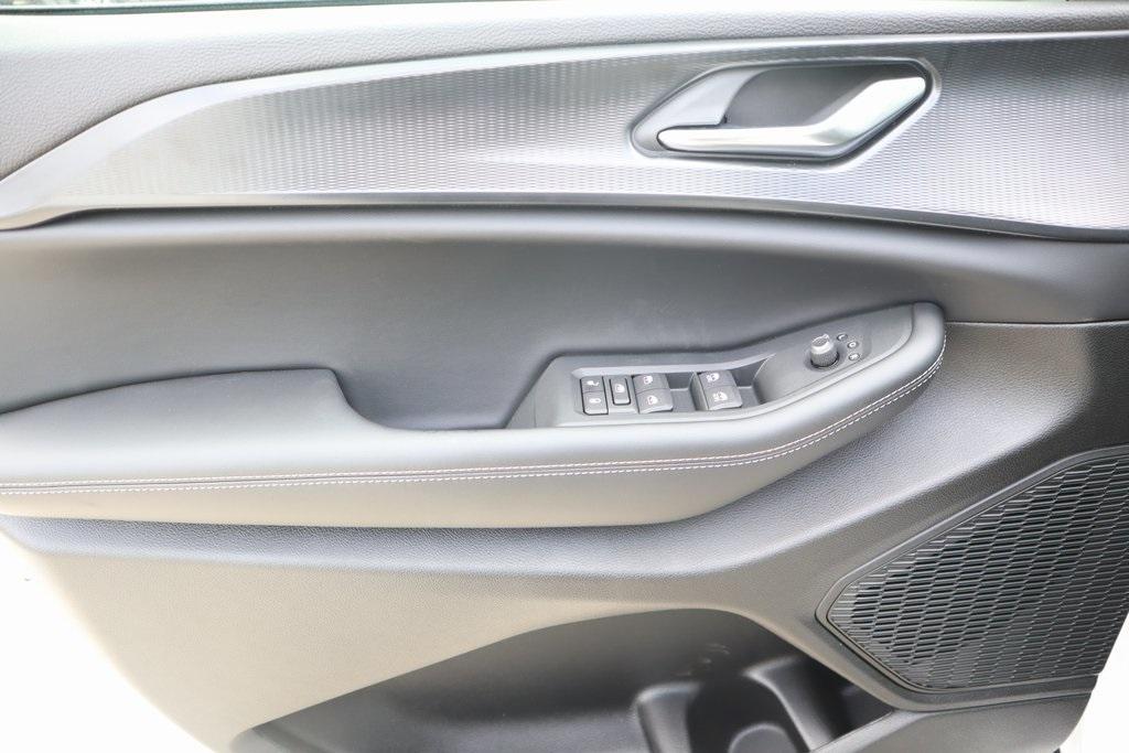 new 2025 Jeep Grand Cherokee car, priced at $32,227
