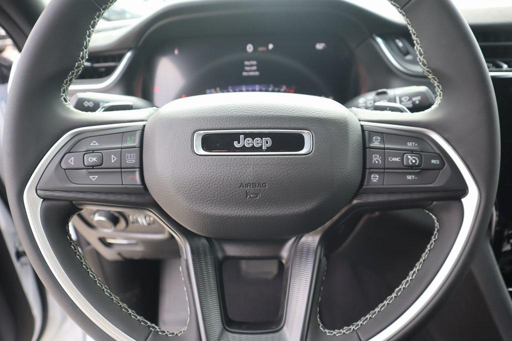 new 2025 Jeep Grand Cherokee car, priced at $32,227