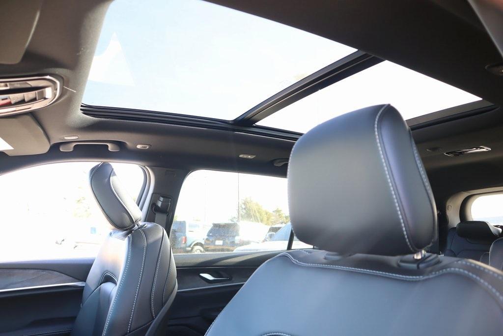 new 2025 Jeep Grand Cherokee L car, priced at $40,331