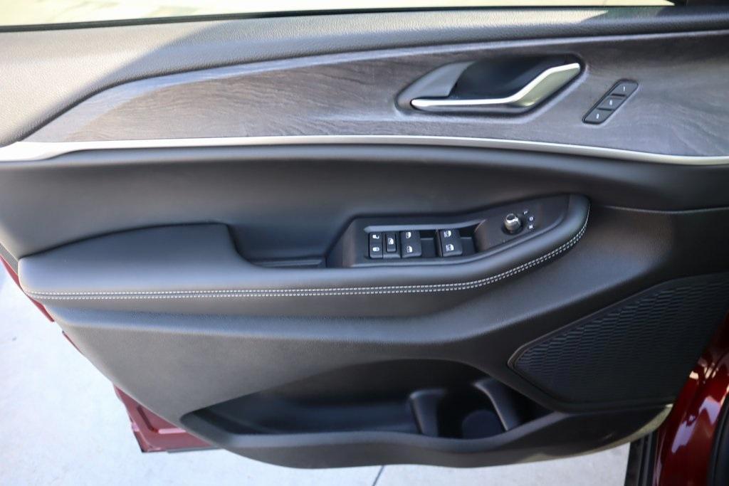 new 2025 Jeep Grand Cherokee L car, priced at $40,331