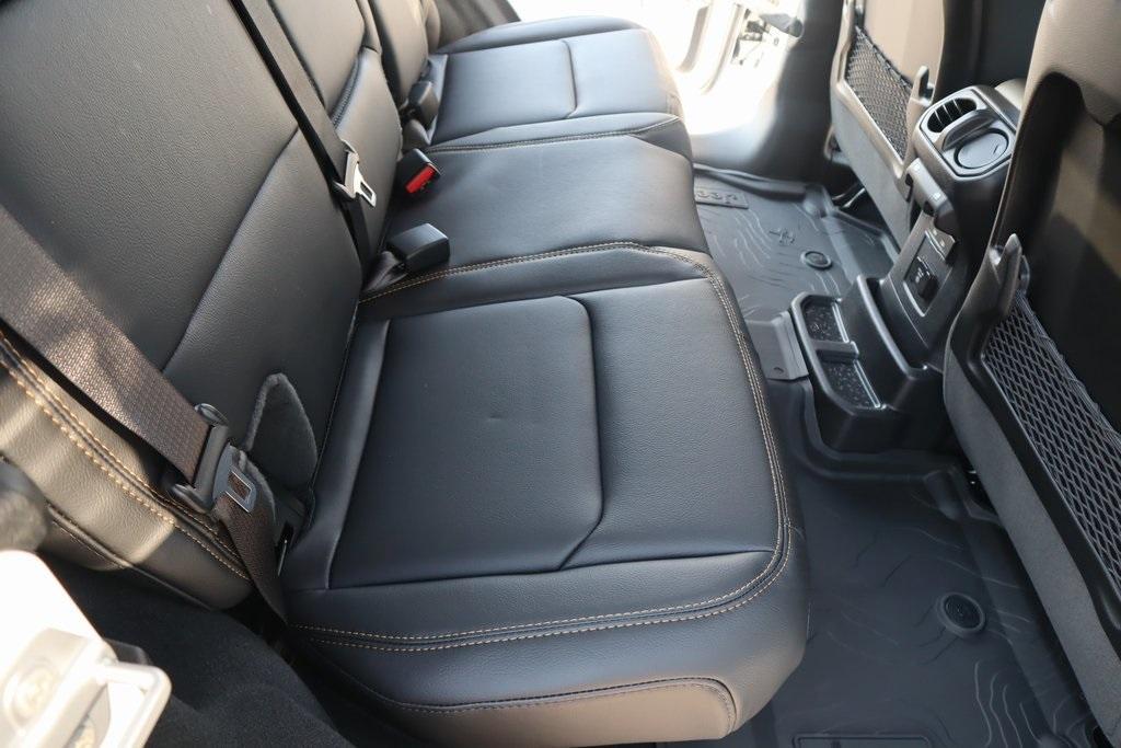 new 2025 Jeep Wrangler car, priced at $48,405