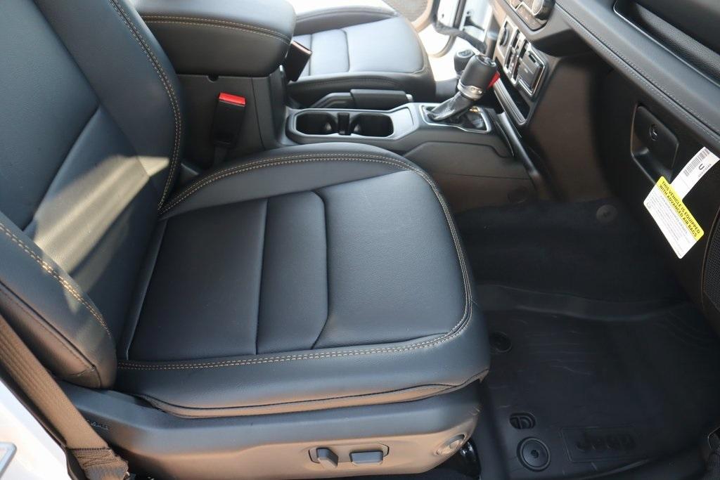 new 2025 Jeep Wrangler car, priced at $48,405