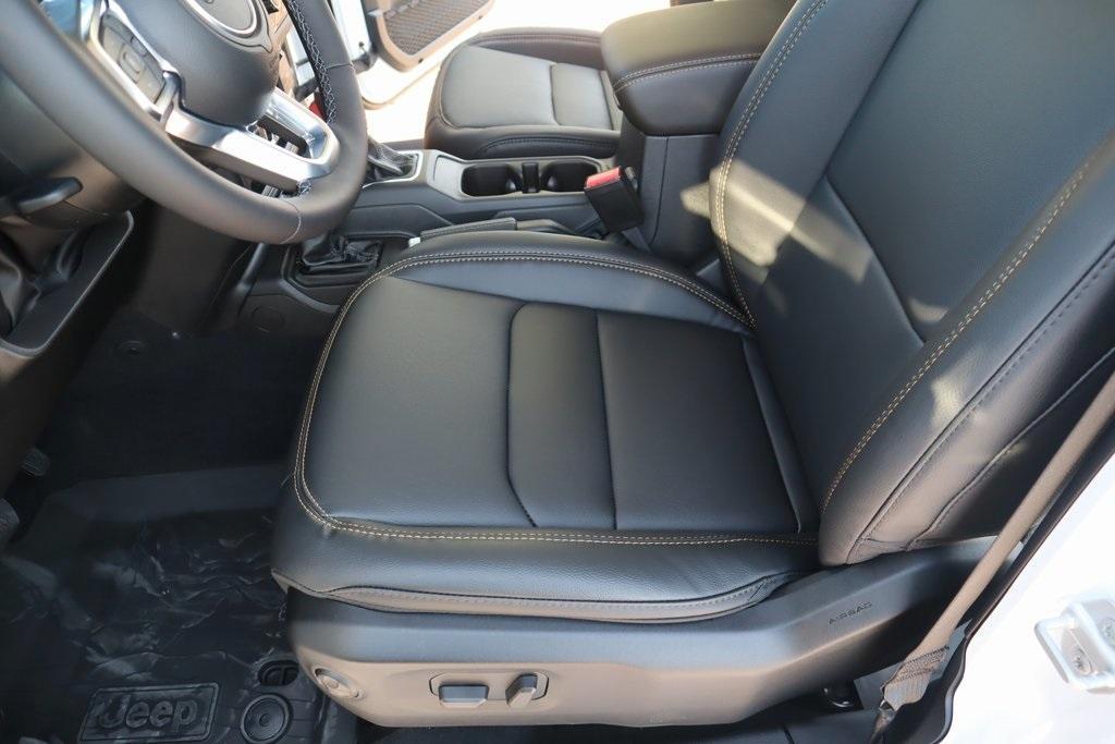 new 2025 Jeep Wrangler car, priced at $48,405