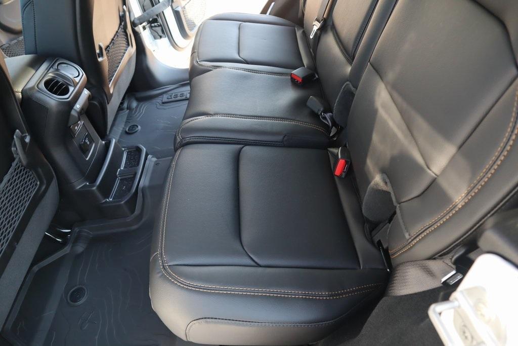 new 2025 Jeep Wrangler car, priced at $48,405