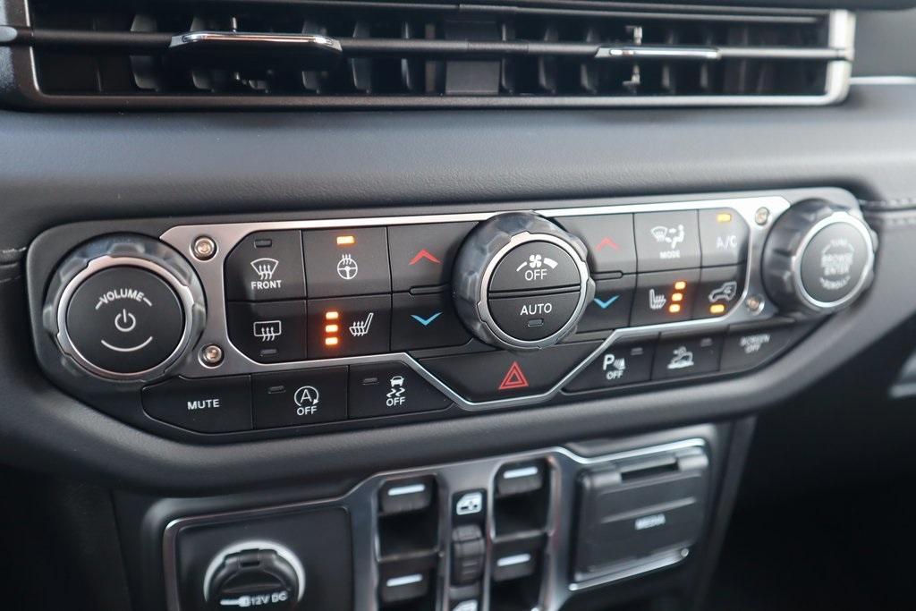 new 2025 Jeep Wrangler car, priced at $48,405