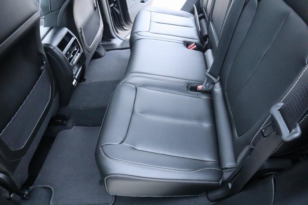 new 2025 Jeep Grand Cherokee car, priced at $42,470