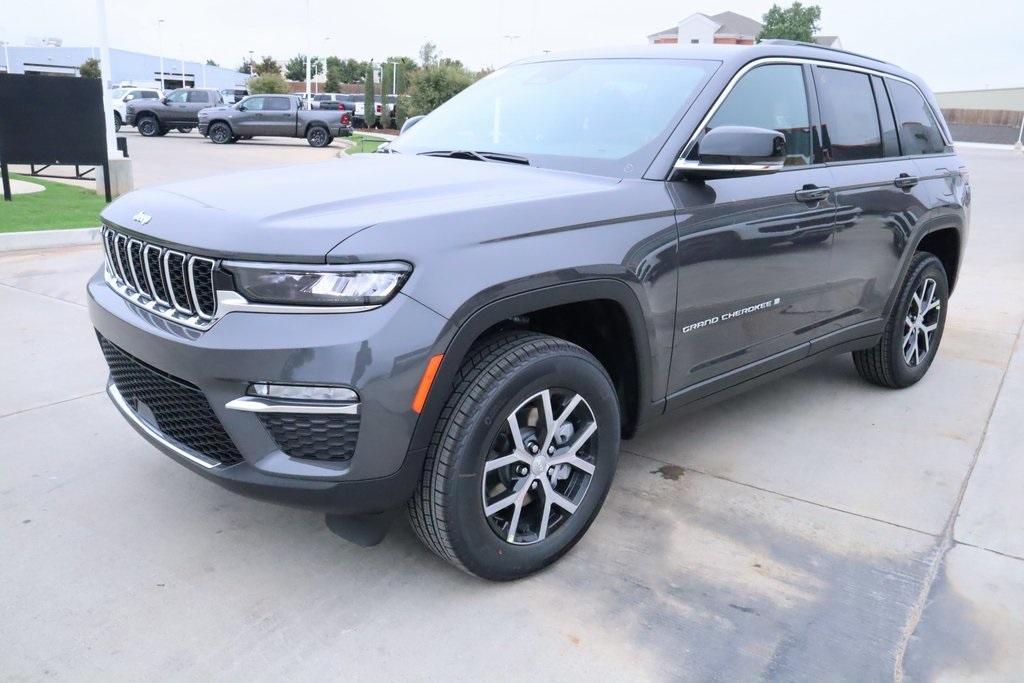 new 2025 Jeep Grand Cherokee car, priced at $42,470